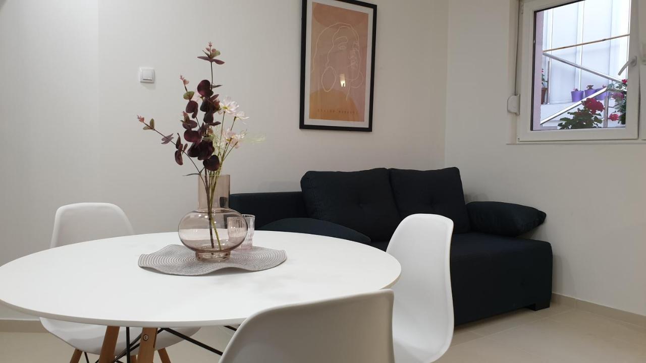 Lovely Private Flats Free Parking Novi Sad Exterior photo