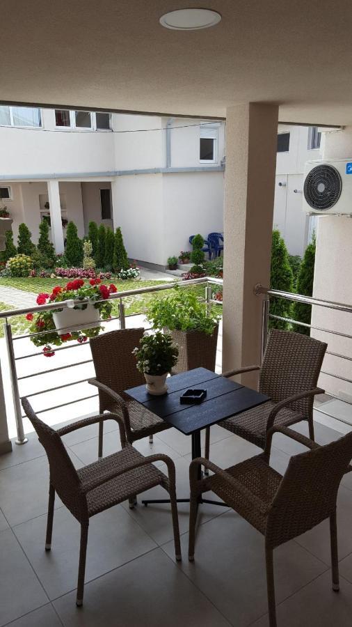 Lovely Private Flats Free Parking Novi Sad Exterior photo