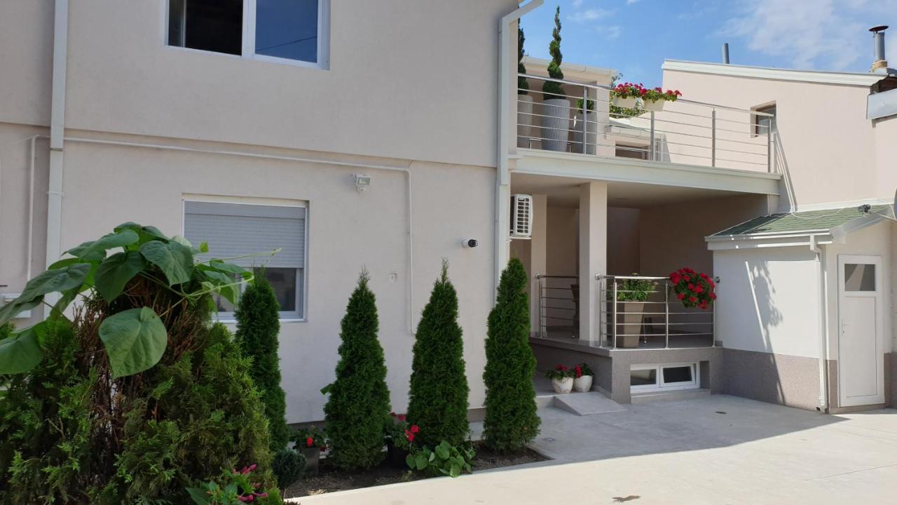 Lovely Private Flats Free Parking Novi Sad Exterior photo