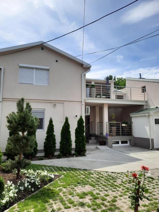 Lovely Private Flats Free Parking Novi Sad Exterior photo