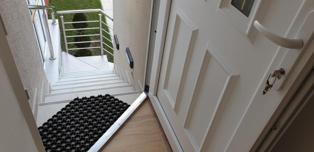 Lovely Private Flats Free Parking Novi Sad Exterior photo
